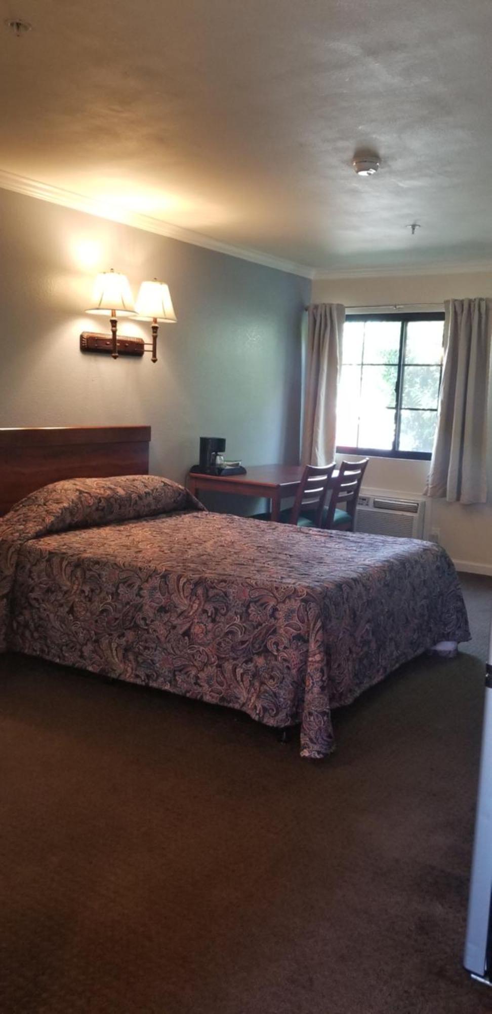 Sierra Crossing Motel Bloomington Bagian luar foto