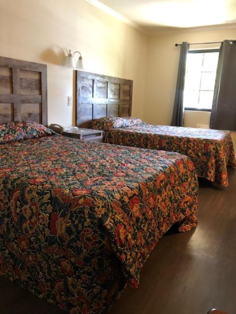 Sierra Crossing Motel Bloomington Bagian luar foto