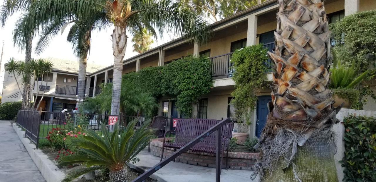 Sierra Crossing Motel Bloomington Bagian luar foto